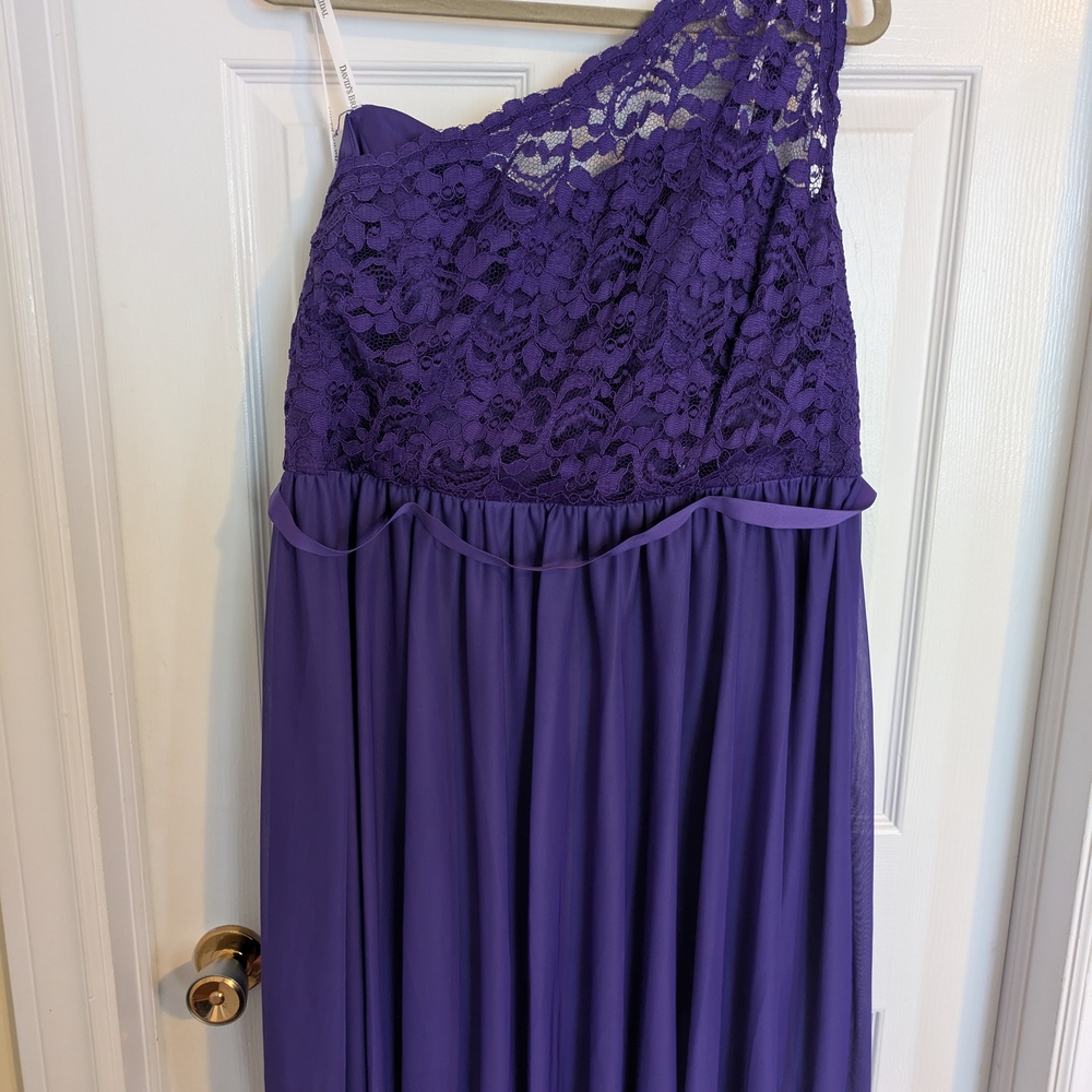 Elegant Purple One-Shoulder Lace Dress
